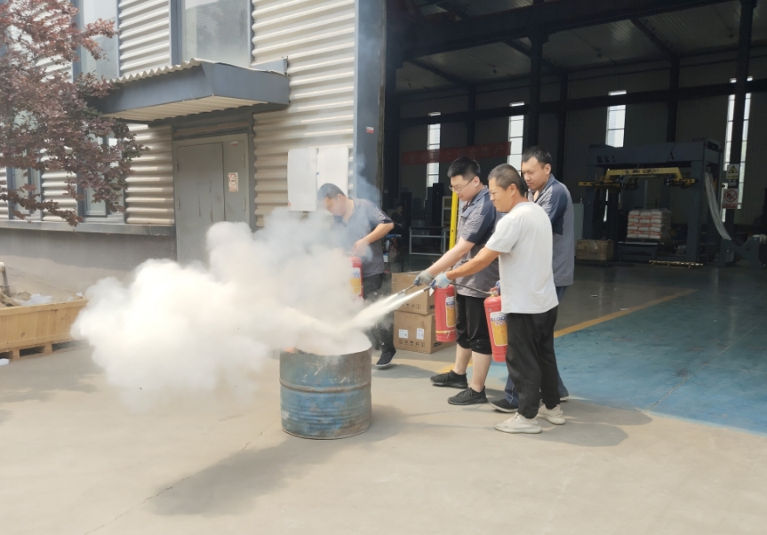 1749887605557362.jpg 灭火演练.jpg